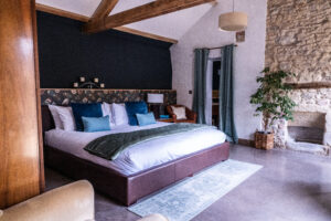 stylish stays whisper gill hi res 018